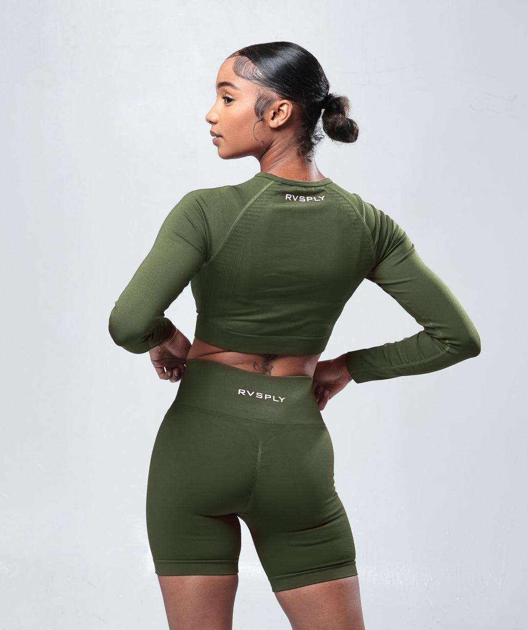 CORE SEAMLESS SHORTS - OLIVE GREEN